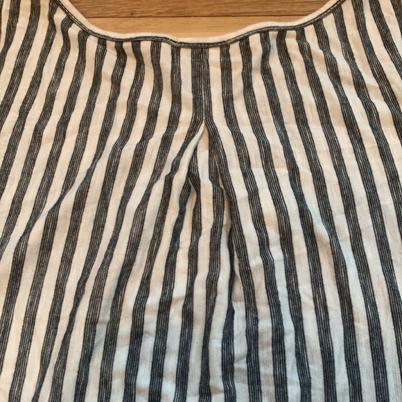 Max Studio Cold Shoulder Flowy Vertical Striped Blouse Black & White Women’s S - Picture 11 of 11